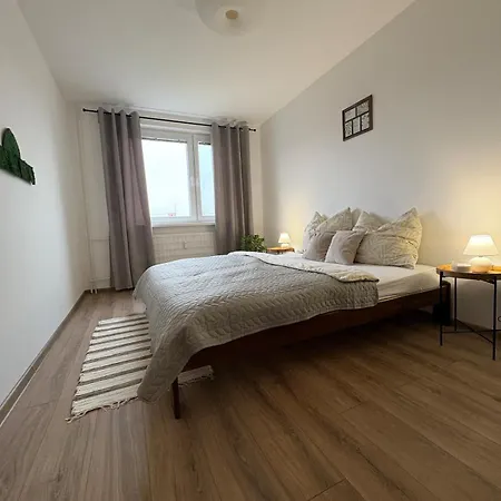 štýlový Oddychový S Bezplatným Parkovaním Apartmán Prievidza
